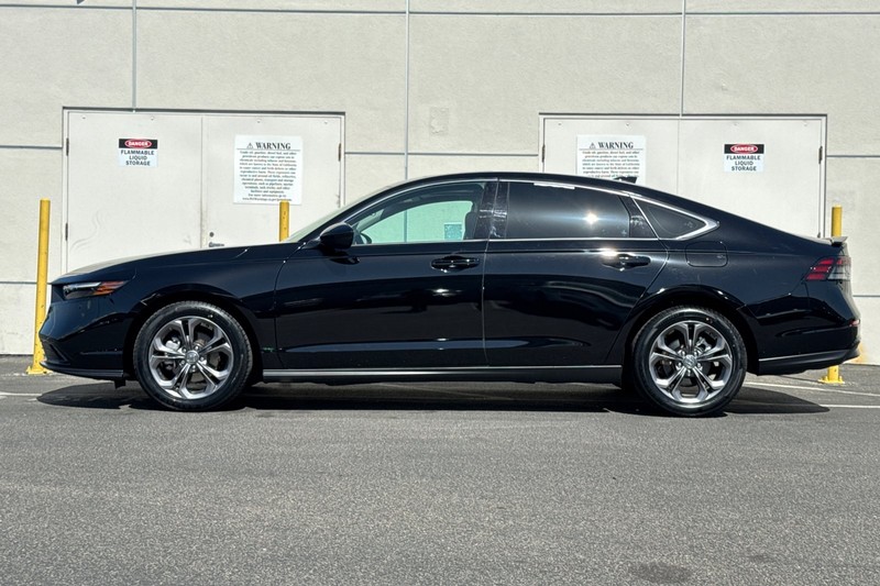 Honda Accord Sedan Vehicle Full-screen Gallery Image 08