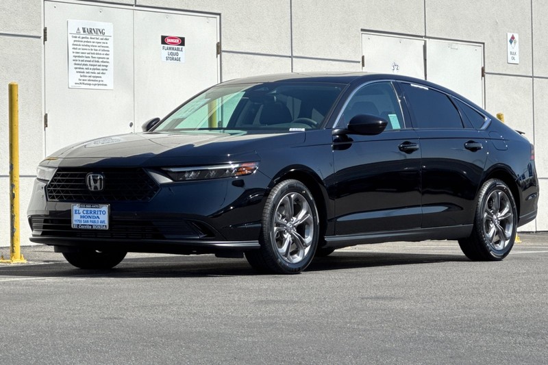 Honda Accord Sedan Vehicle Full-screen Gallery Image 09