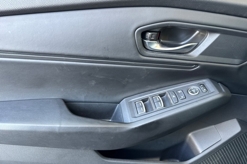 Honda Accord Sedan Vehicle Full-screen Gallery Image 13