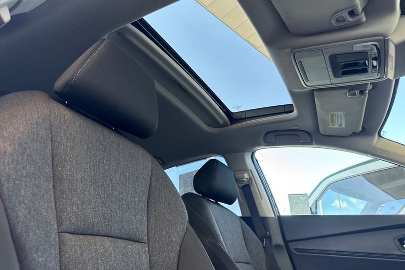 Honda Accord Sedan Vehicle Full-screen Gallery Image 20