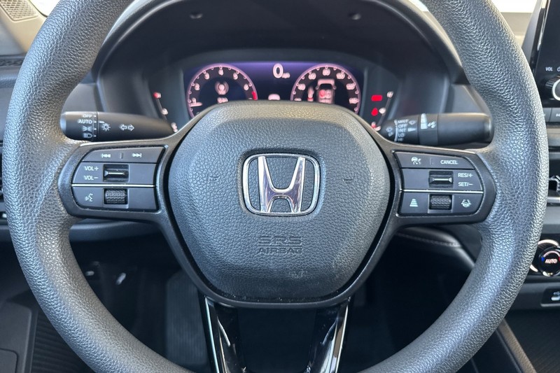 Honda Accord Sedan Vehicle Full-screen Gallery Image 27