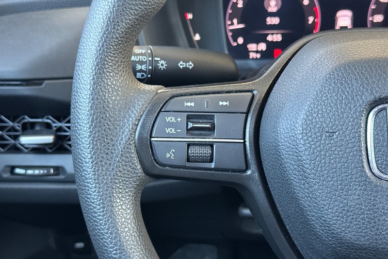 Honda Accord Sedan Vehicle Full-screen Gallery Image 28