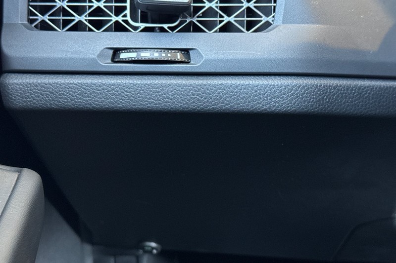 Honda Accord Sedan Vehicle Full-screen Gallery Image 32