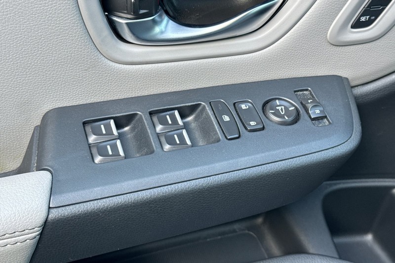 Honda Pilot Vehicle Full-screen Gallery Image 14