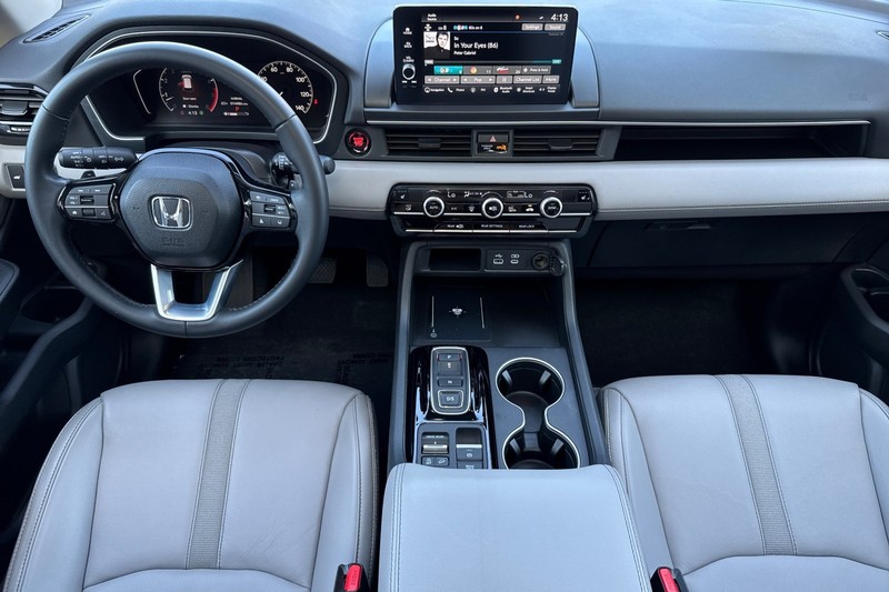Honda Pilot Vehicle Full-screen Gallery Image 17