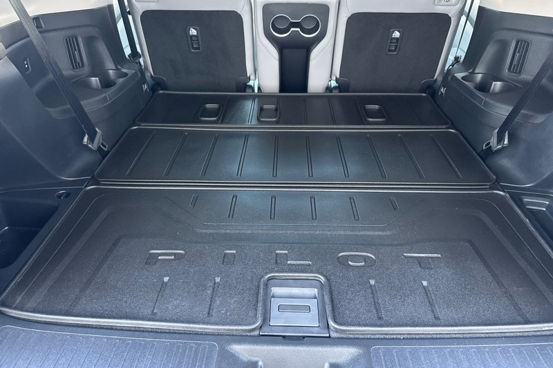 Honda Pilot Vehicle Full-screen Gallery Image 21