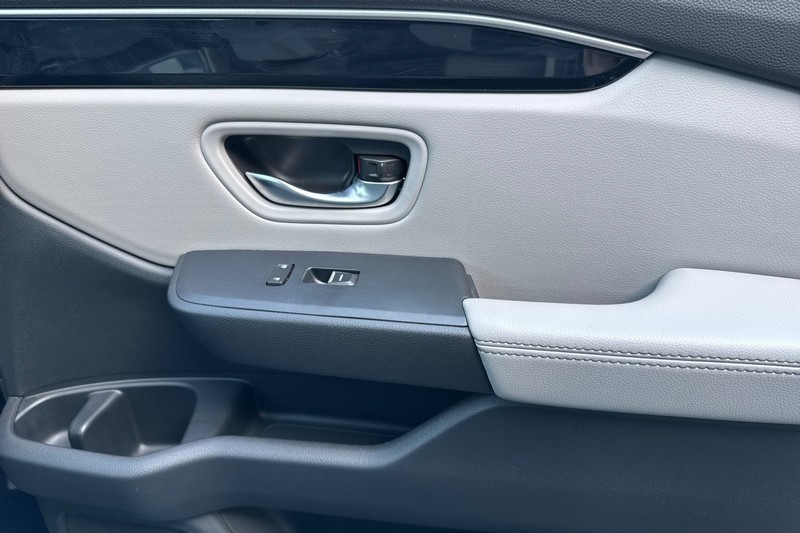 Honda Pilot Vehicle Full-screen Gallery Image 24