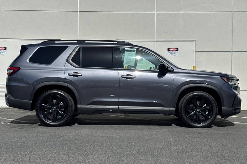 Honda Pilot Vehicle Full-screen Gallery Image 02