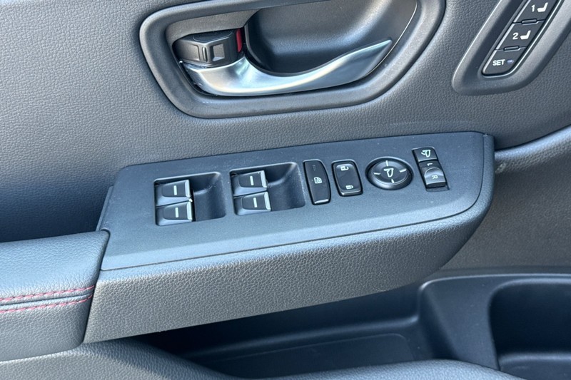 Honda Pilot Vehicle Full-screen Gallery Image 14