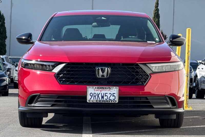Honda Accord Hybrid Vehicle Full-screen Gallery Image 10