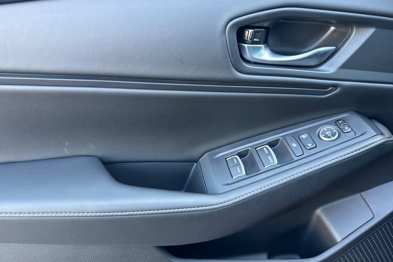 Honda Accord Hybrid Vehicle Full-screen Gallery Image 13