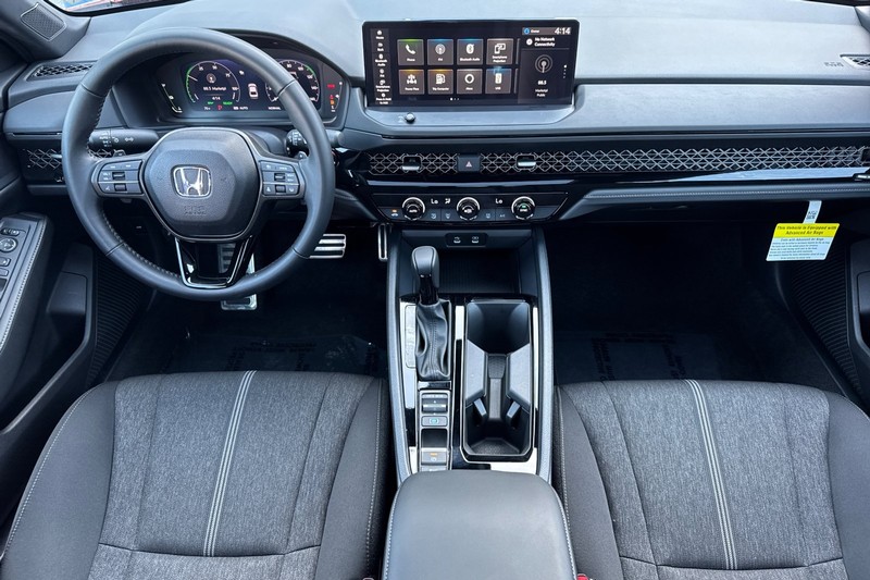 Honda Accord Hybrid Vehicle Full-screen Gallery Image 16