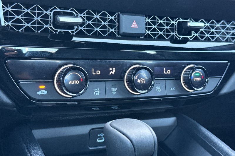 Honda Accord Hybrid Vehicle Full-screen Gallery Image 24