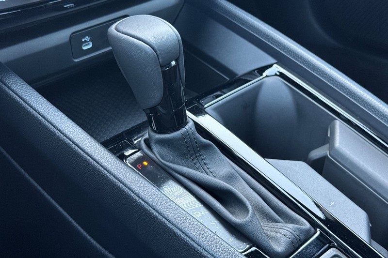 Honda Accord Hybrid Vehicle Full-screen Gallery Image 25