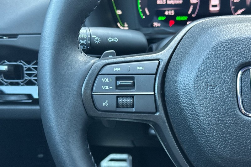 Honda Accord Hybrid Vehicle Full-screen Gallery Image 28