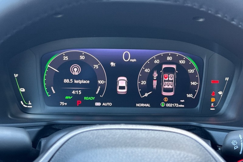 Honda Accord Hybrid Vehicle Full-screen Gallery Image 30