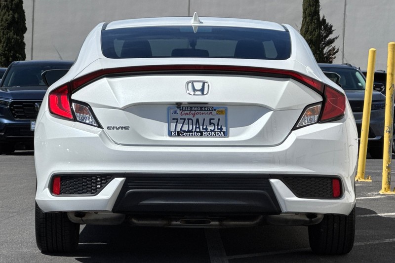 Honda Civic Coupe Vehicle Full-screen Gallery Image 06