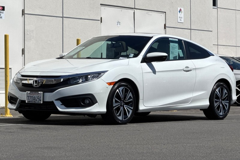 Honda Civic Coupe Vehicle Full-screen Gallery Image 09