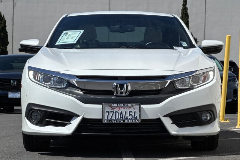 Honda Civic Coupe Vehicle Full-screen Gallery Image 10