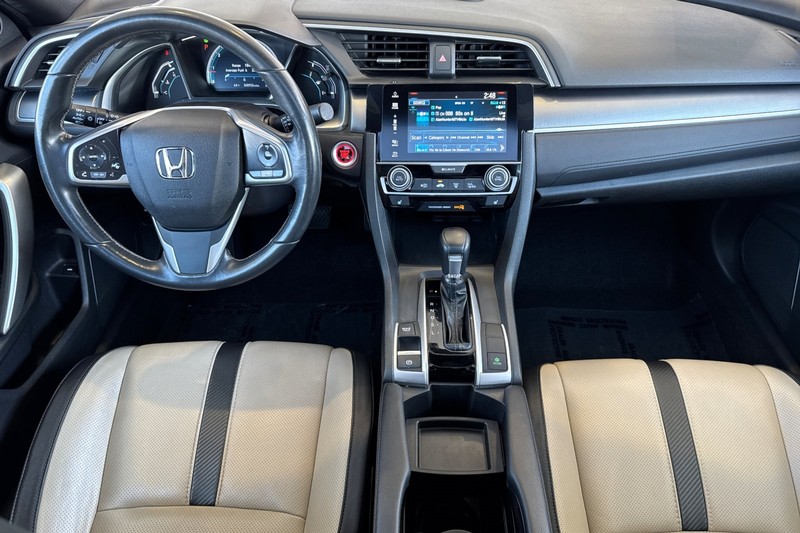 Honda Civic Coupe Vehicle Full-screen Gallery Image 16