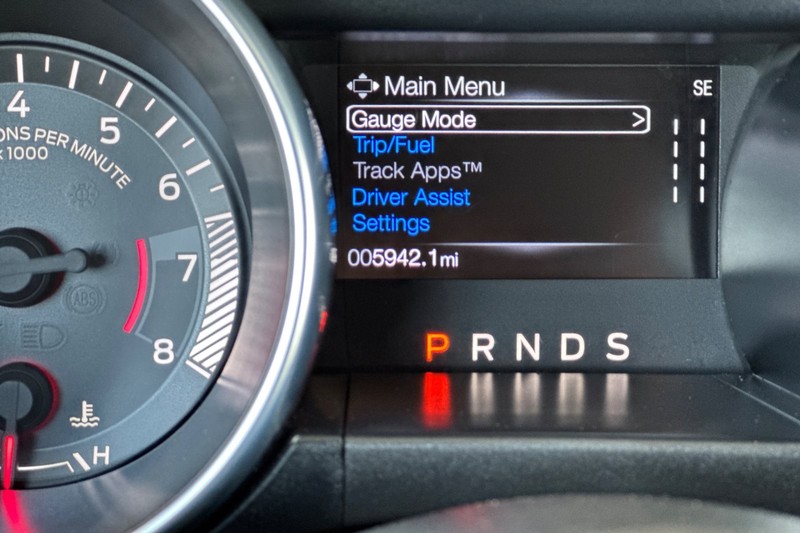 Ford Mustang Vehicle Full-screen Gallery Image 31