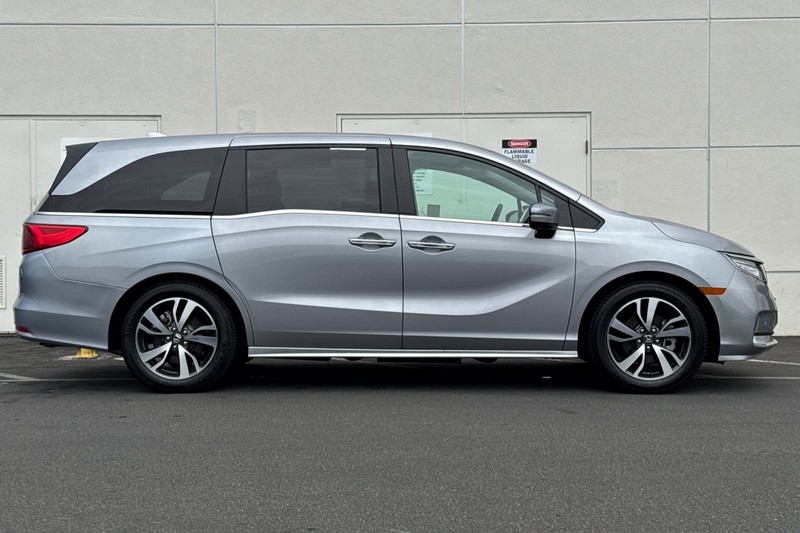 Honda Odyssey Vehicle Full-screen Gallery Image 02