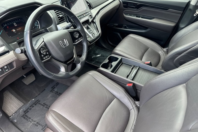 Honda Odyssey Vehicle Full-screen Gallery Image 11