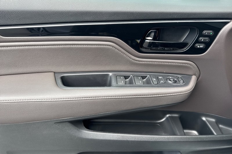 Honda Odyssey Vehicle Full-screen Gallery Image 13