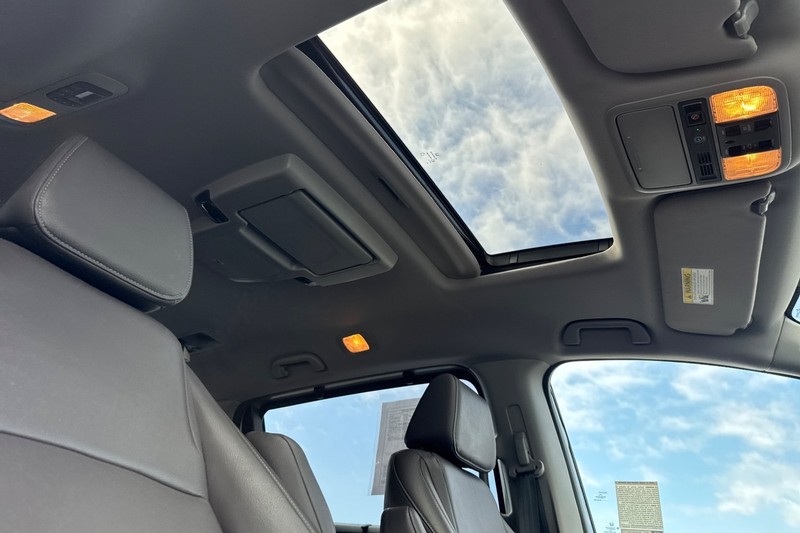 Honda Odyssey Vehicle Full-screen Gallery Image 24