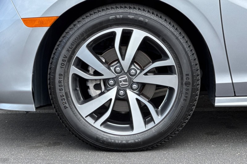 Honda Odyssey Vehicle Full-screen Gallery Image 38