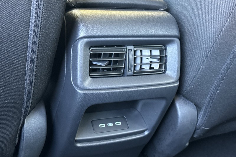 Honda CR-V Vehicle Full-screen Gallery Image 16