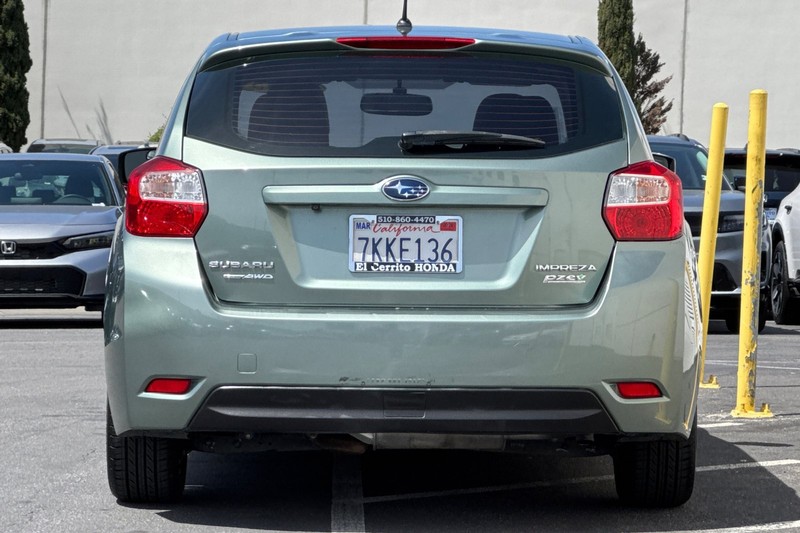 Subaru Impreza Wagon Vehicle Full-screen Gallery Image 06