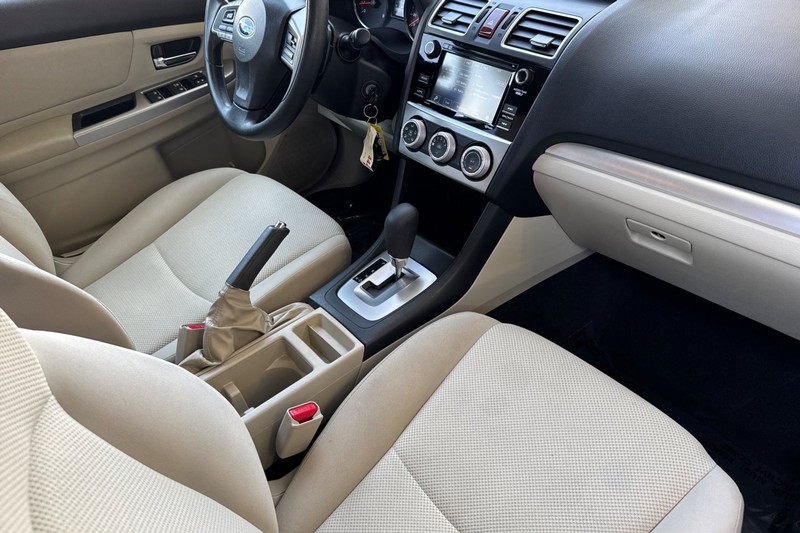Subaru Impreza Wagon Vehicle Full-screen Gallery Image 19