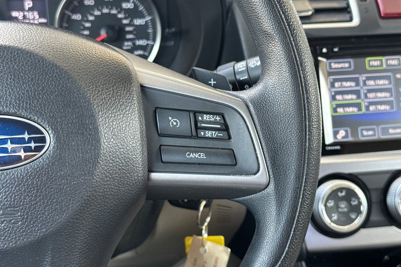 Subaru Impreza Wagon Vehicle Full-screen Gallery Image 28