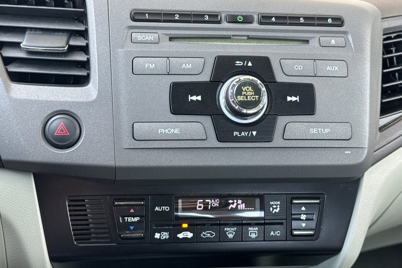 Honda Civic Hybrid Vehicle Full-screen Gallery Image 23