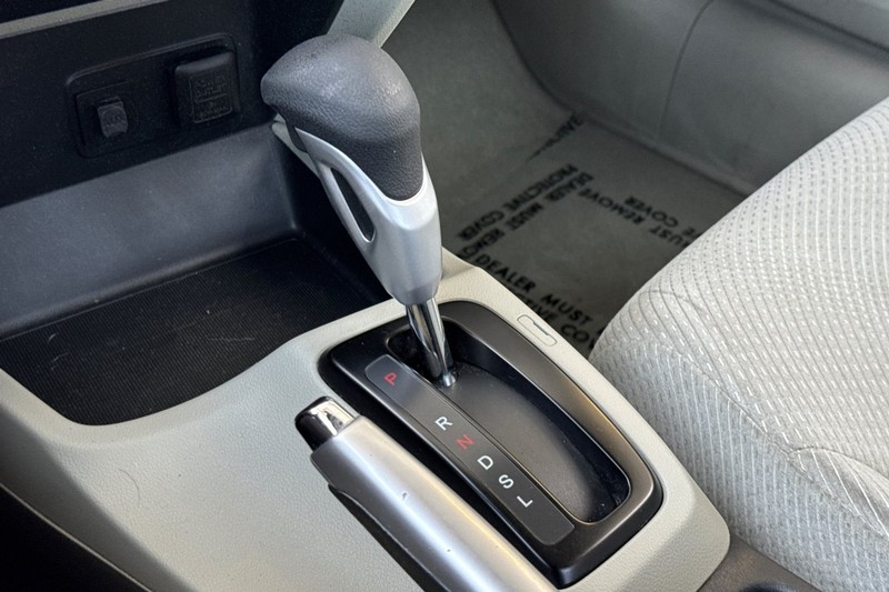 Honda Civic Hybrid Vehicle Full-screen Gallery Image 24
