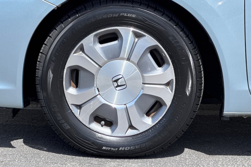 Honda Civic Hybrid Vehicle Full-screen Gallery Image 31