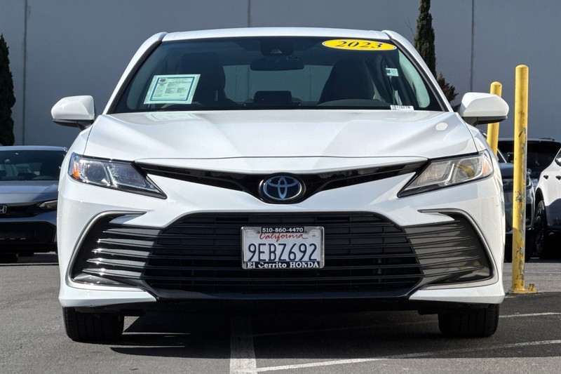 Toyota Camry Vehicle Full-screen Gallery Image 10