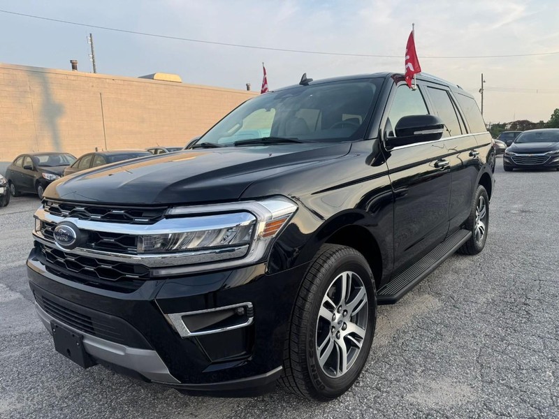 Ford Expedition Vehicle Full-screen Gallery Image 2
