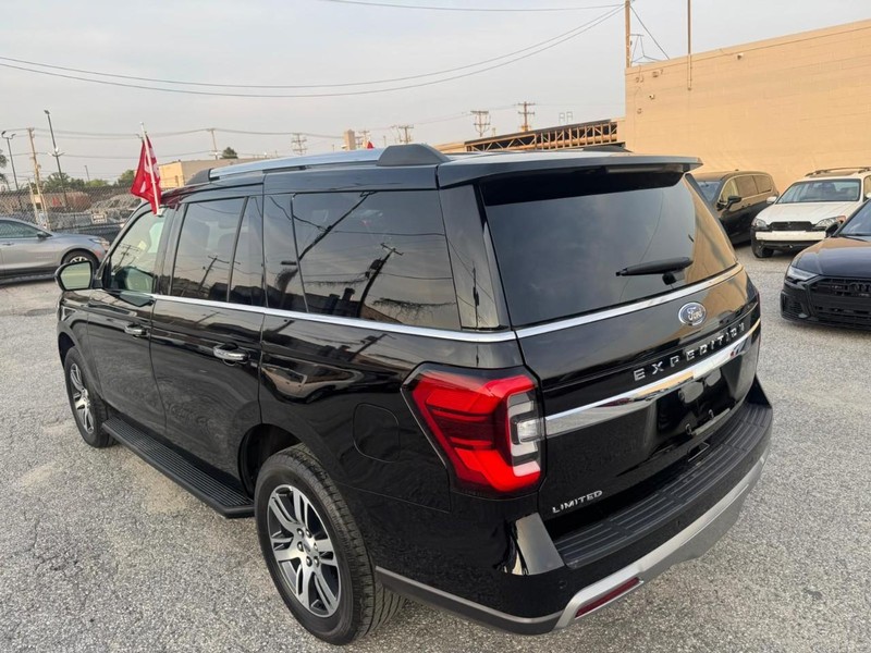 Ford Expedition Vehicle Full-screen Gallery Image 13
