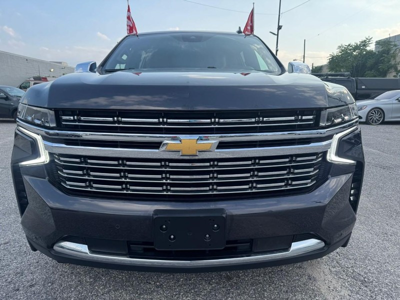 Chevrolet Suburban Vehicle Full-screen Gallery Image 4