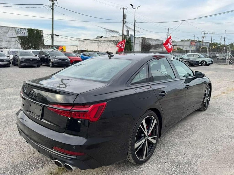 Audi S6 Sedan Vehicle Full-screen Gallery Image 8