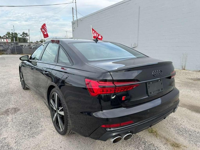 Audi S6 Sedan Vehicle Full-screen Gallery Image 12