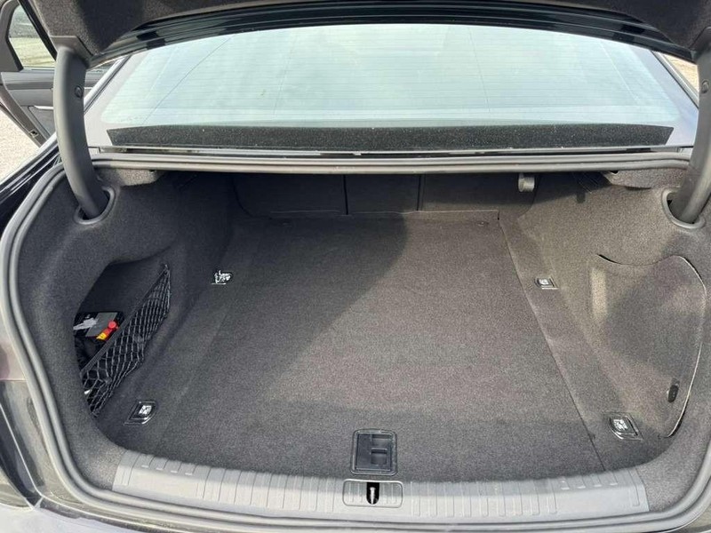 Audi S6 Sedan Vehicle Full-screen Gallery Image 14