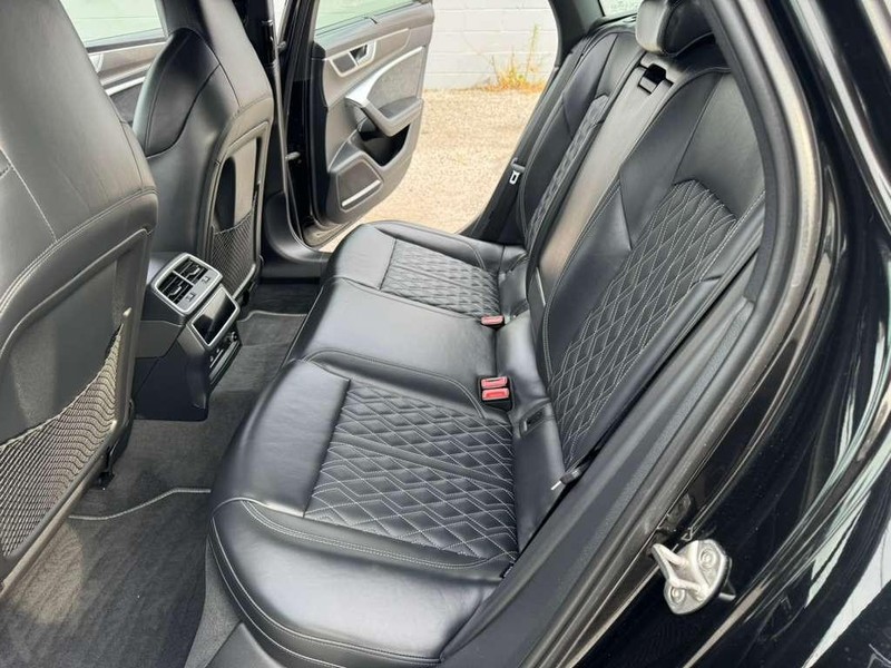 Audi S6 Sedan Vehicle Full-screen Gallery Image 16