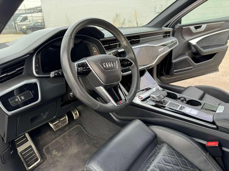 Audi S6 Sedan Vehicle Full-screen Gallery Image 19