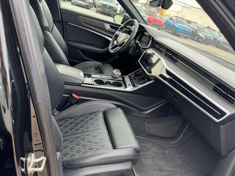 Audi S6 Sedan Vehicle Full-screen Gallery Image 23