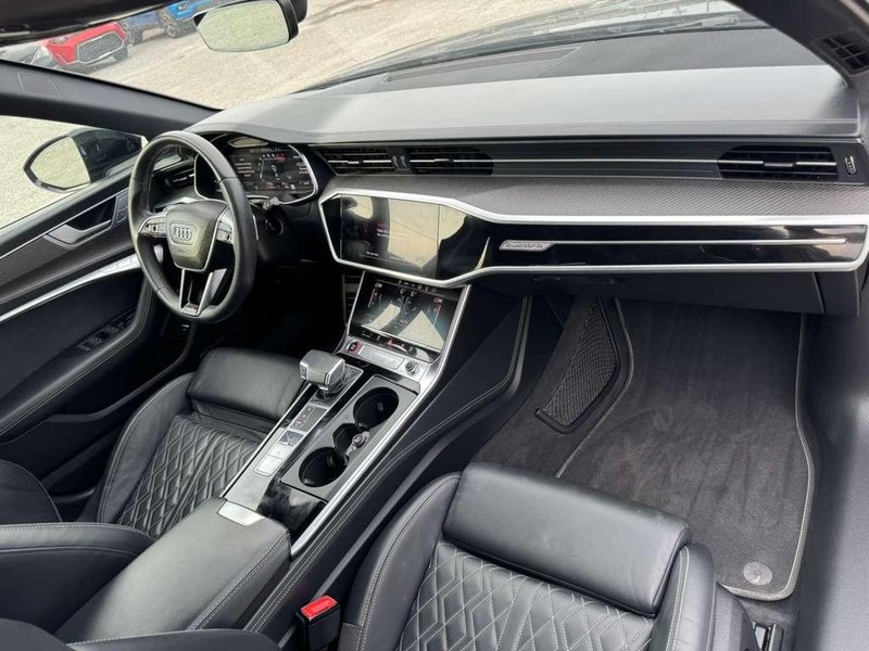 Audi S6 Sedan Vehicle Full-screen Gallery Image 24