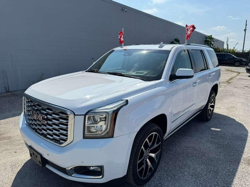 GMC Yukon Vehicle Full-screen Gallery Image 5