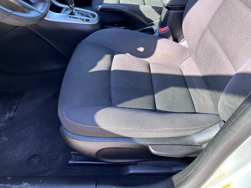Chevrolet Cruze Vehicle Full-screen Gallery Image 19